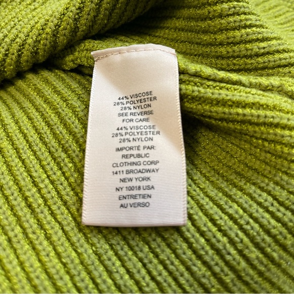 Philosophy Olive Green V Neck Crop Sweater Medium - Picture 9 of 9